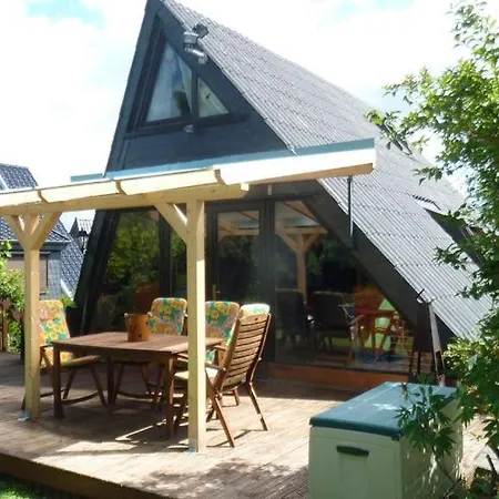Gemuetliches In Der Eifel Mit Pool, Tennisplatz, Minigolf Und Nahem