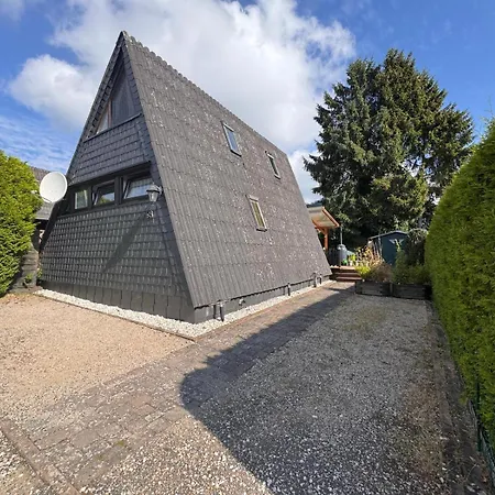 Nyaraló Gemuetliches In Der Eifel Mit Pool, Tennisplatz, Minigolf Und Nahem *